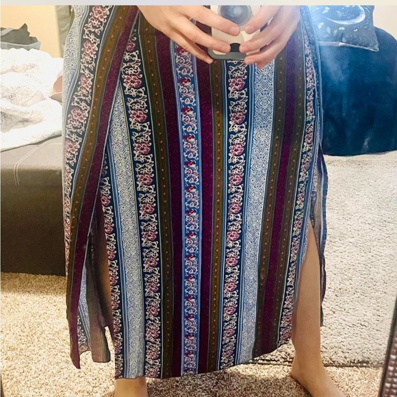 gorgeous and very breathable patterned floral striped maxi skirt with slits - Picture 4 of 4